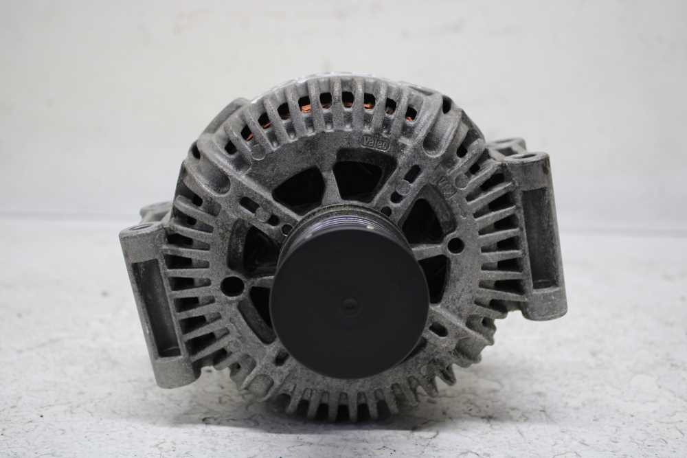 ALTERNATEUR MERCEDES/ JEEP / CHRYSLER 180A - Vue 1